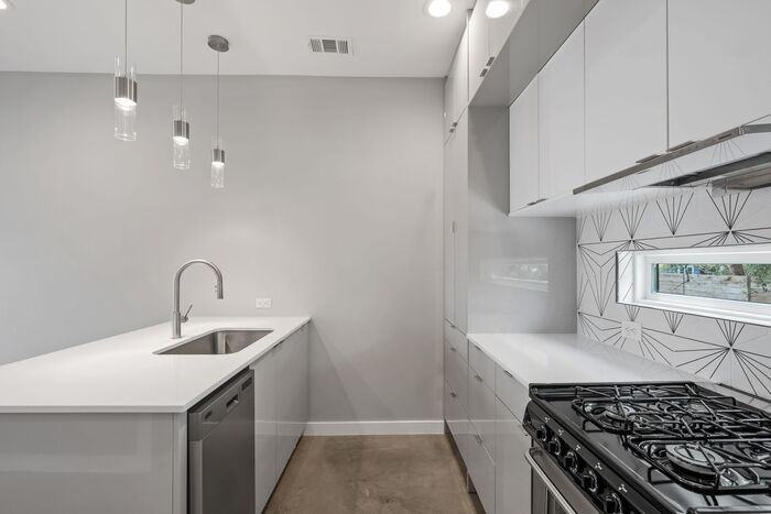 2108 Tillery St #3105 - Photo 5 of 15