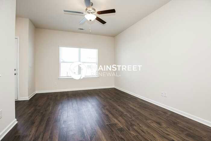 1070 Arlene Dr - Photo 5 of 17