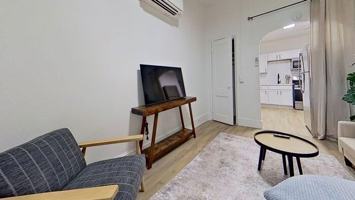 featured image of 364 King St #1E