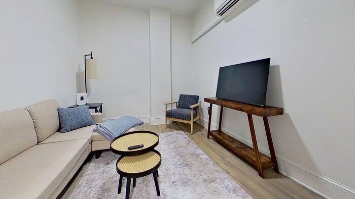 364 King St #1E - Photo 2 of 15