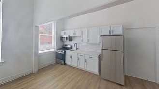 364 King St #1A - Photo 1 of 1