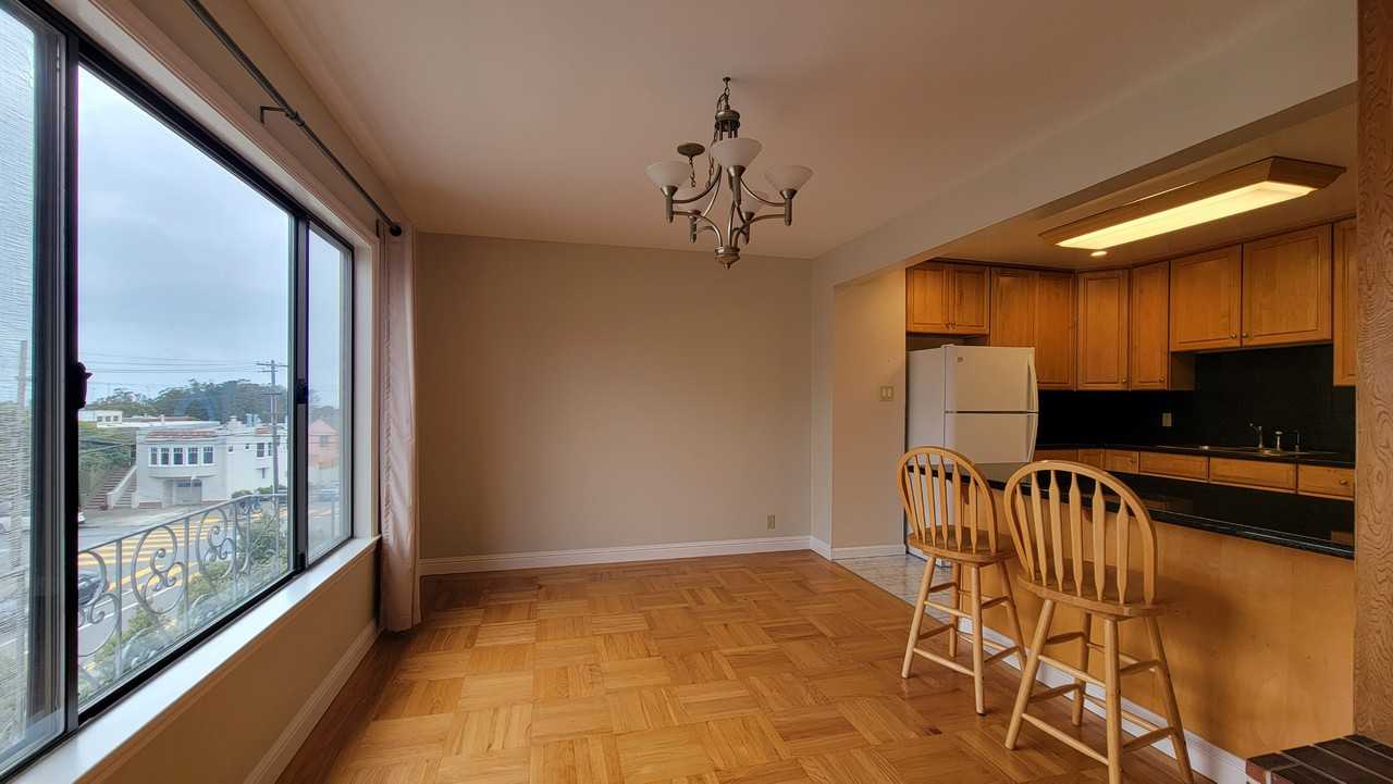 1232 Vicente St #1232 - Photo 4 of 27