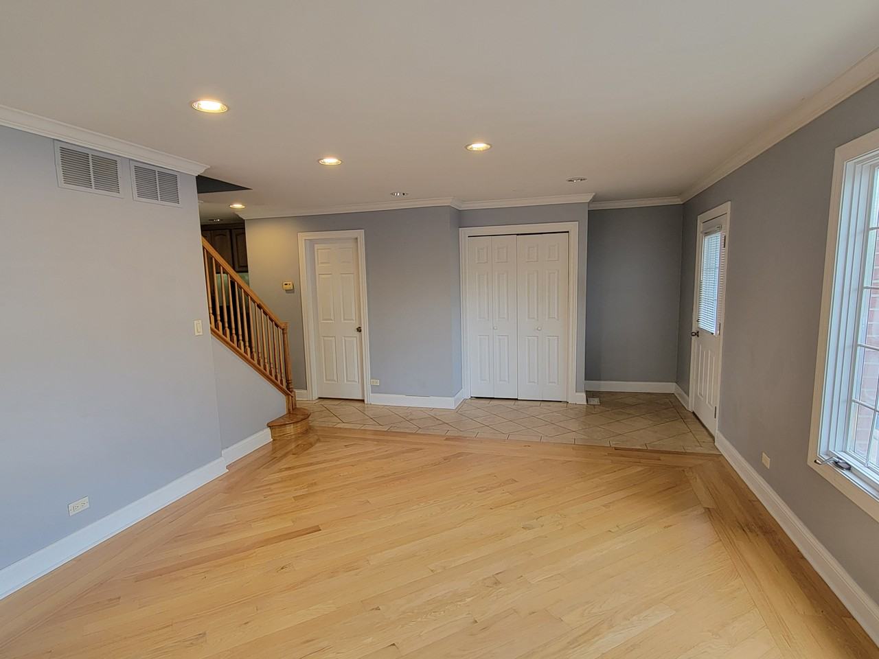 2116 Rugen Rd #D - Photo 2 of 21