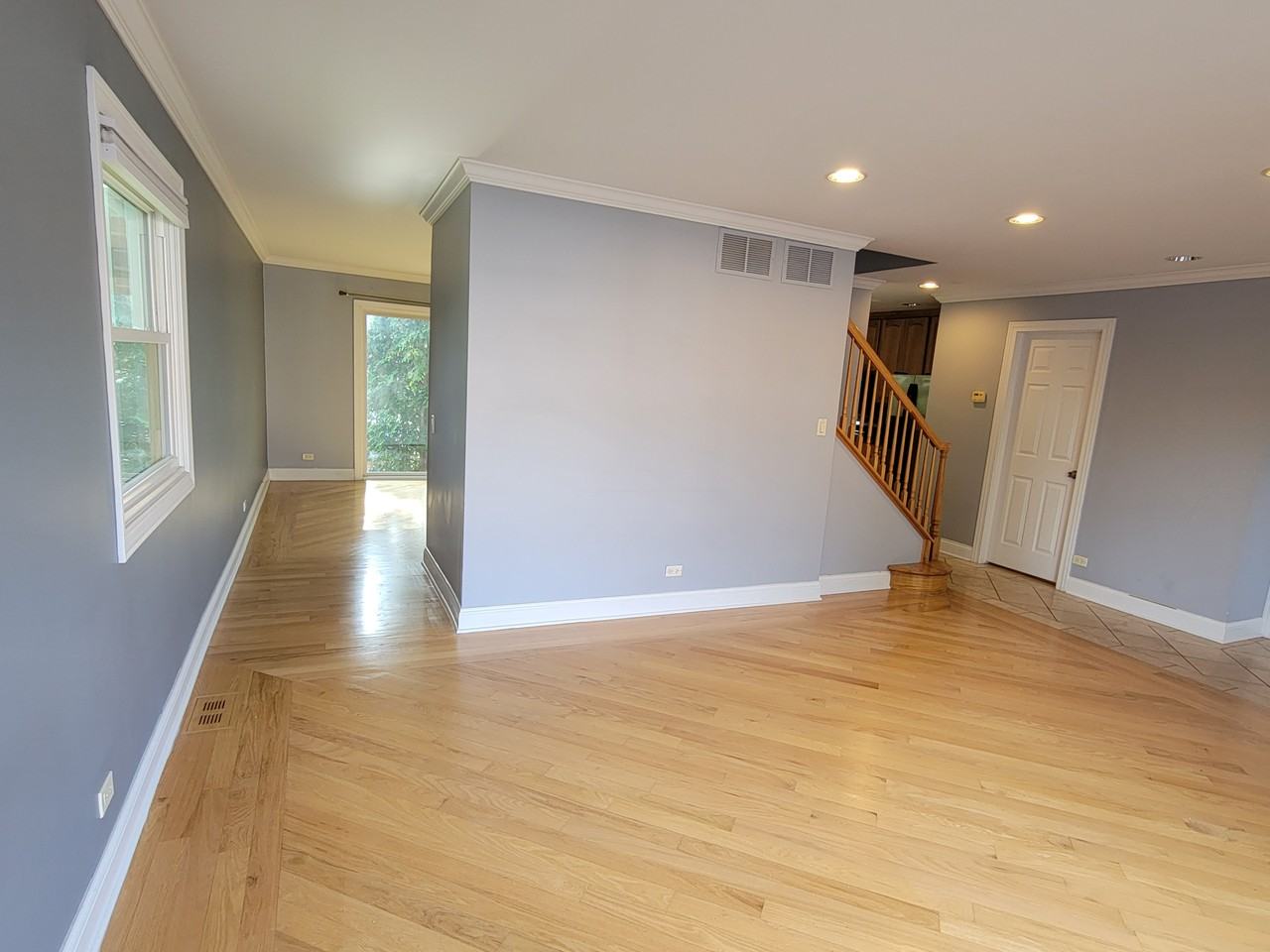 2116 Rugen Rd #D - Photo 4 of 21