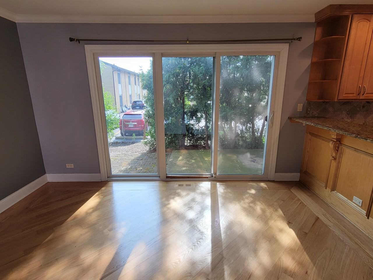 2116 Rugen Rd #D - Photo 7 of 21