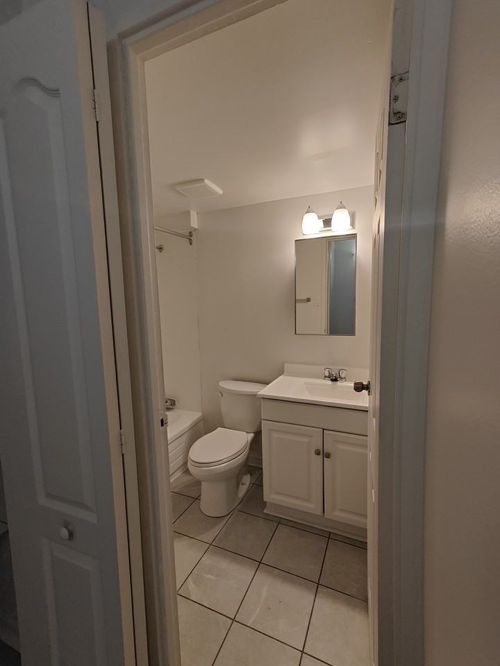 170 Lees Avenue - Photo 4 of 7