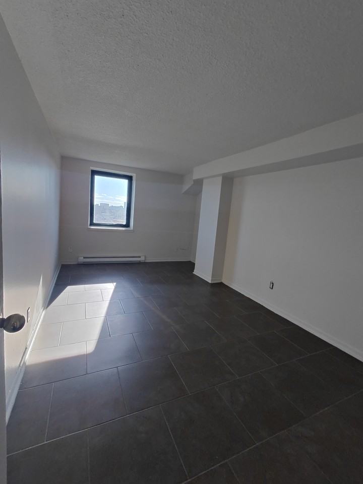 170 Lees Avenue - Photo 6 of 7