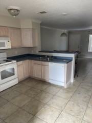 1860 Shay - Photo 5 of 20