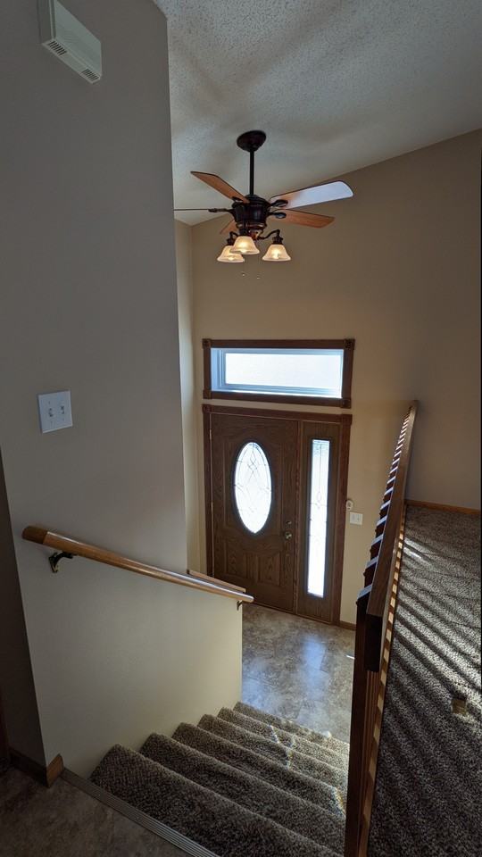 1514 Suntree Dr - Photo 3 of 14