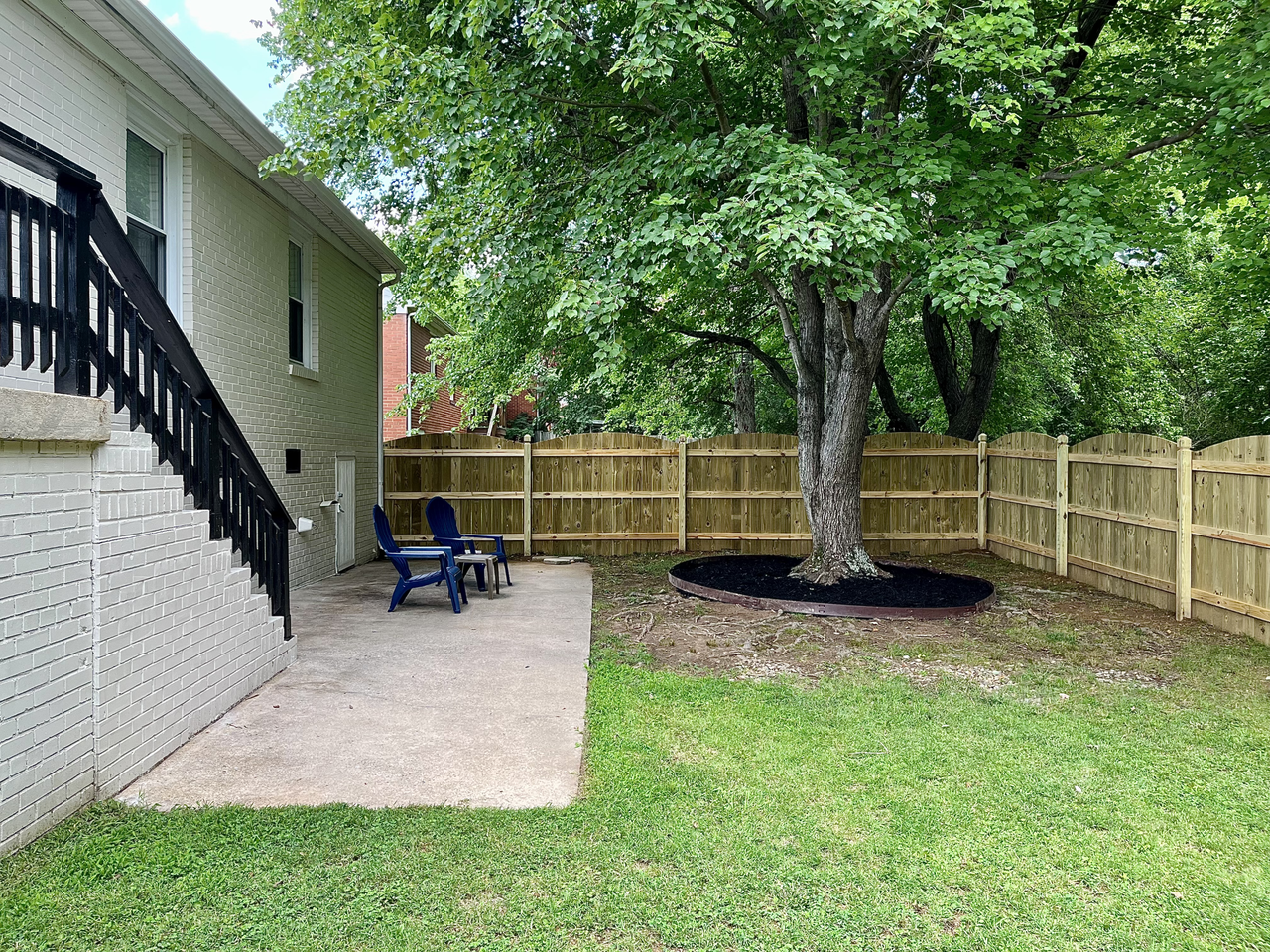 2702 Summit Ave - Photo 4 of 13