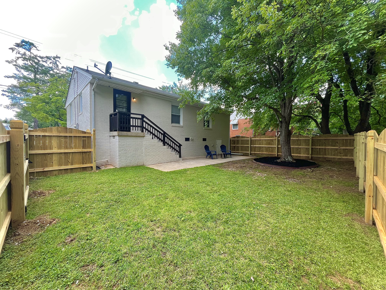 2702 Summit Ave - Photo 5 of 13