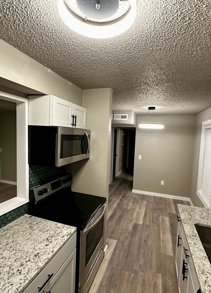 1200 N Cedar Ave #324