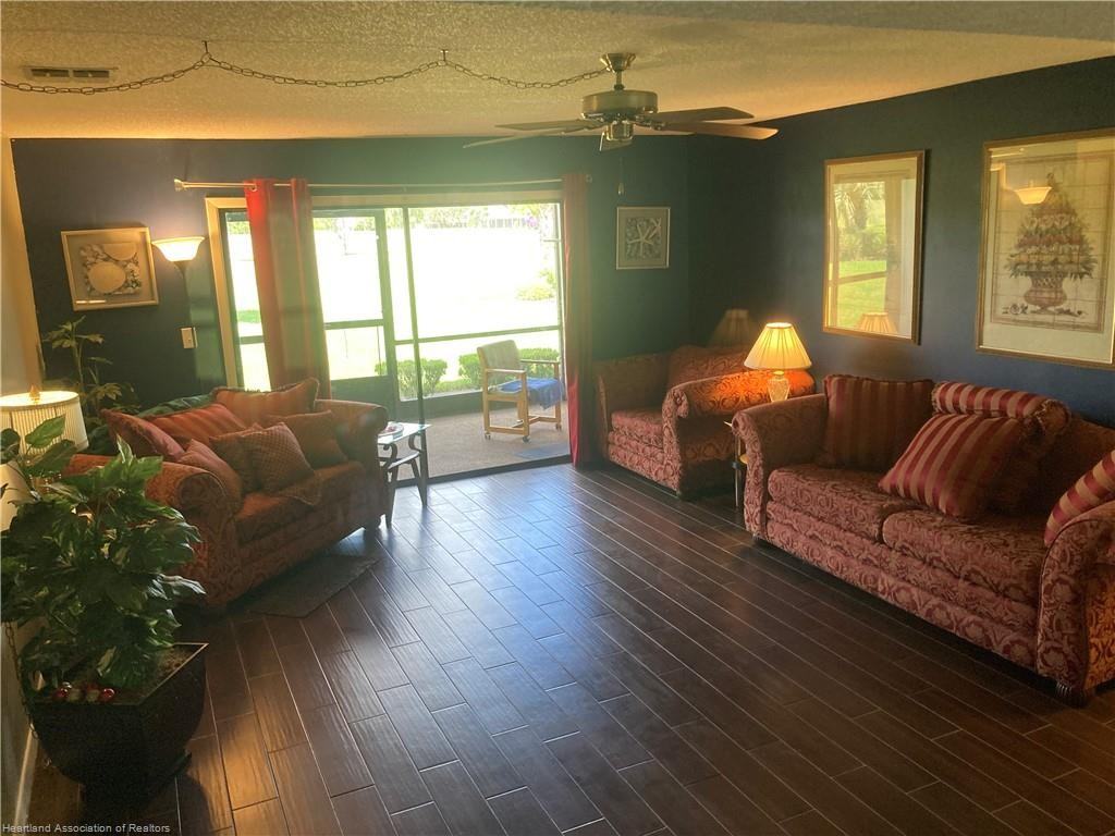 3533 Edgewater Dr - Photo 3 of 18