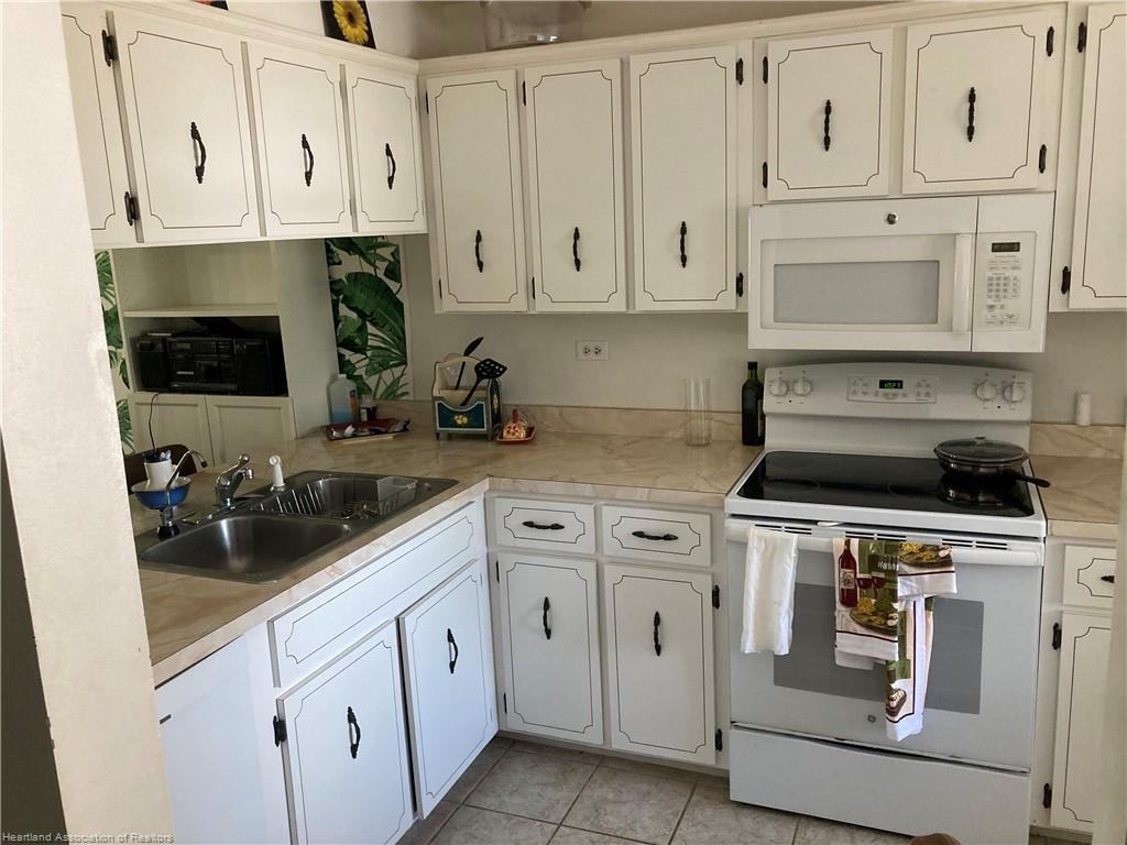 3533 Edgewater Dr - Photo 4 of 18