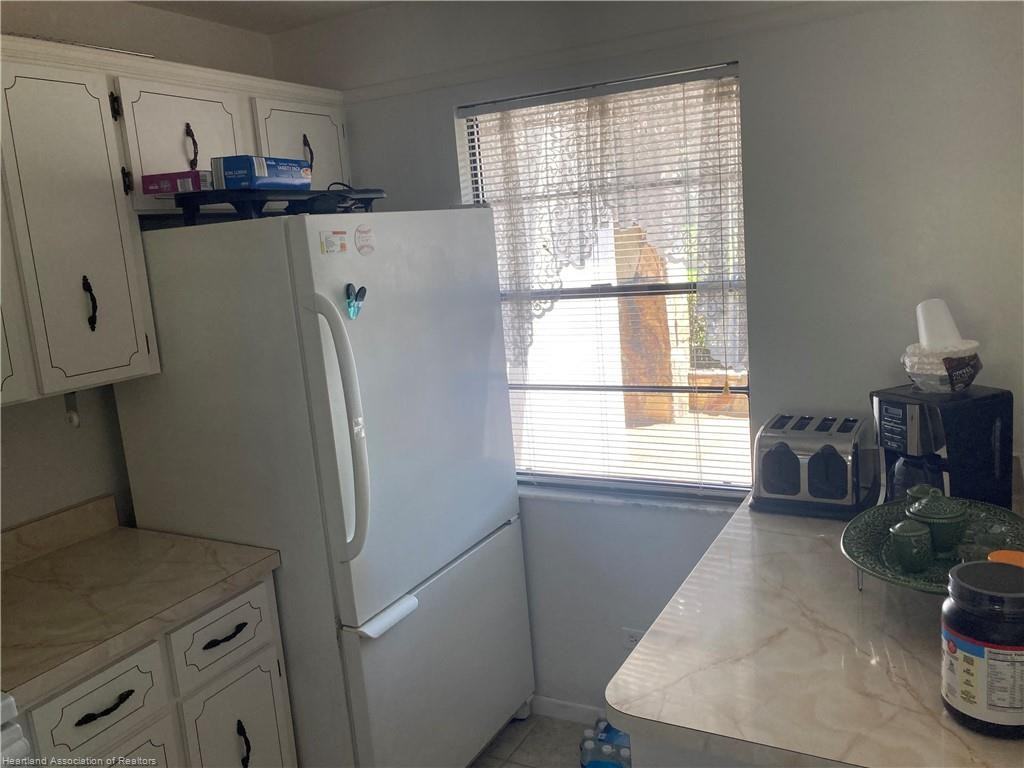 3533 Edgewater Dr - Photo 5 of 18