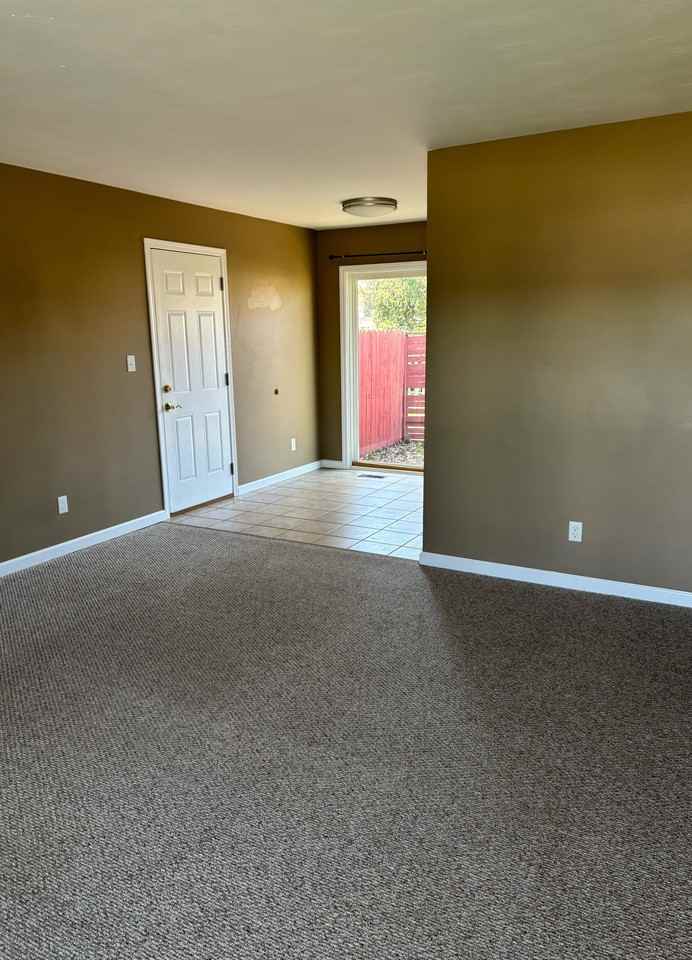 1320 S Curry Pike - Photo 6 of 19