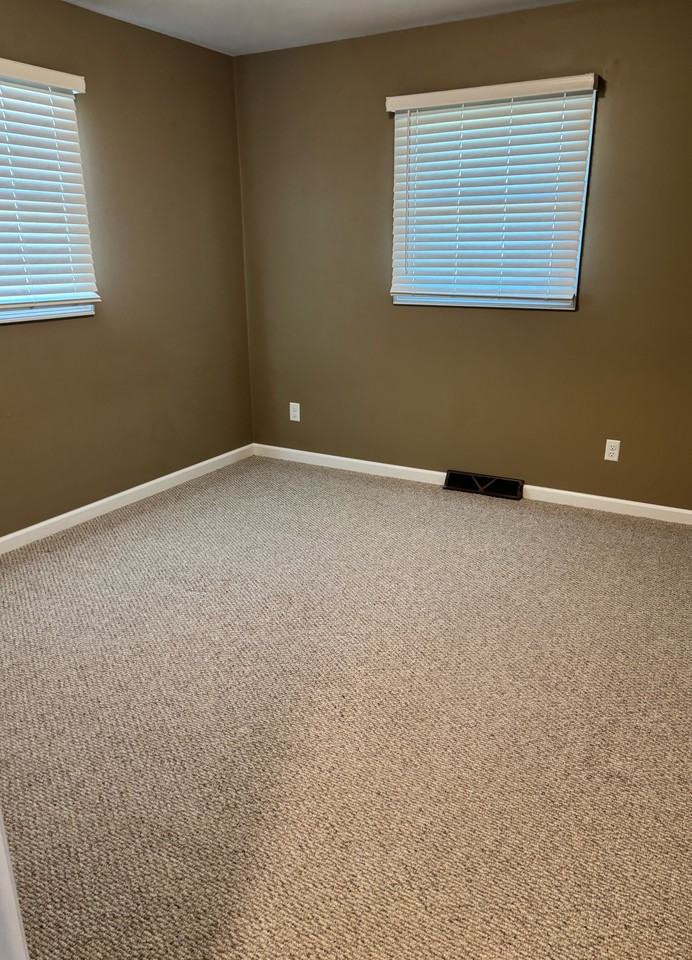 1320 S Curry Pike - Photo 7 of 19