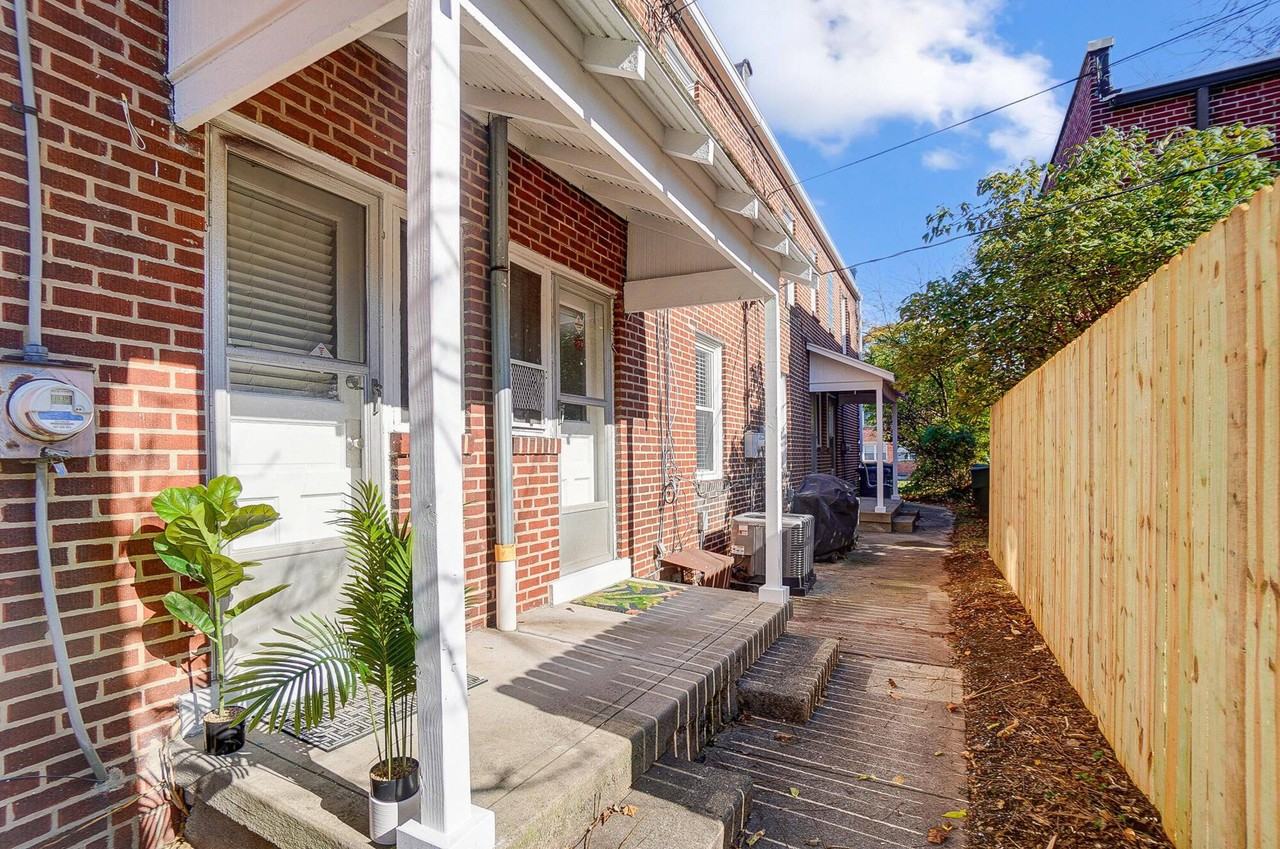 1253 Thornwood Pl #1259 - Photo 3 of 11