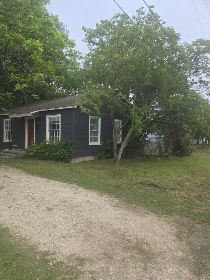 3901 Windsor Ave - Photo 2 of 4