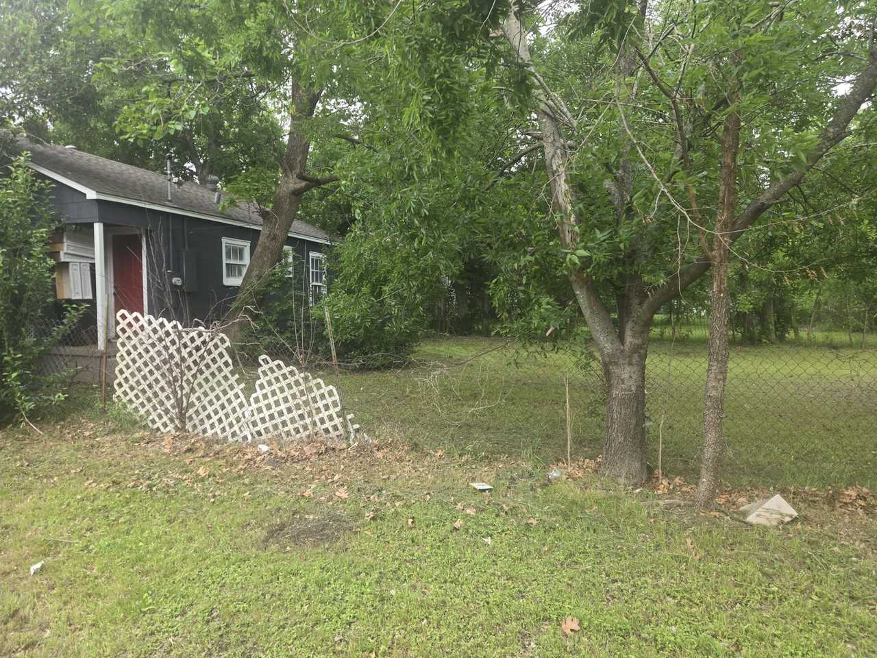 3901 Windsor Ave - Photo 4 of 4