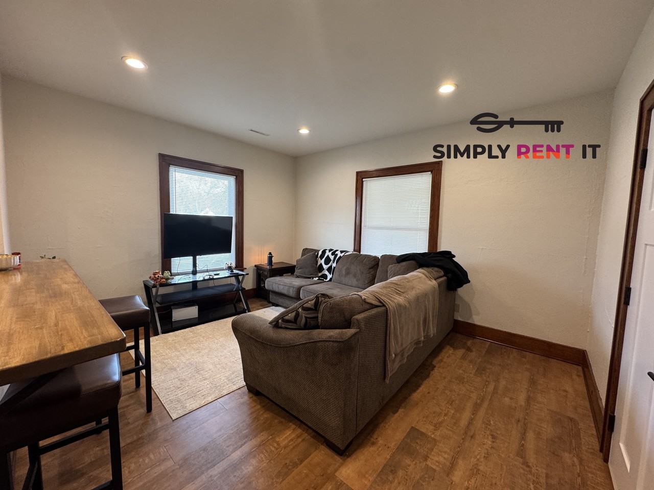 3226 West St - Photo 3 of 18