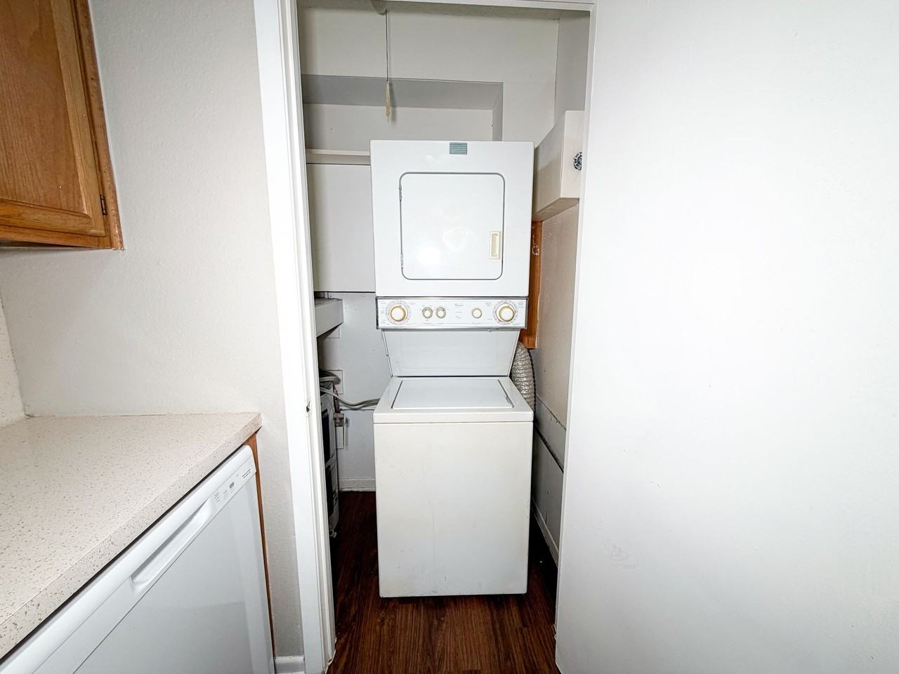 115 S Frio St #H - Photo 4 of 13