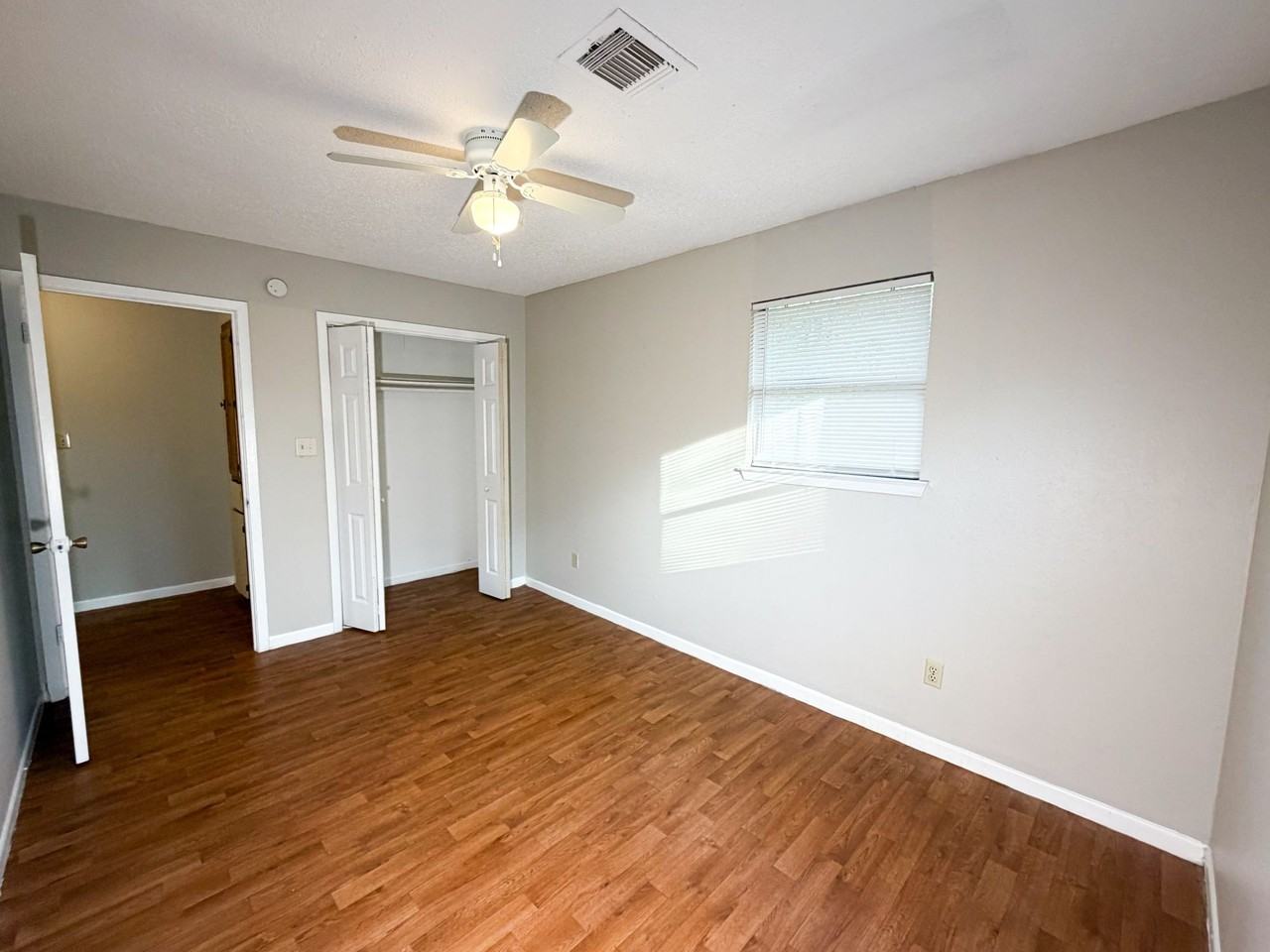 115 S Frio St #H - Photo 7 of 13