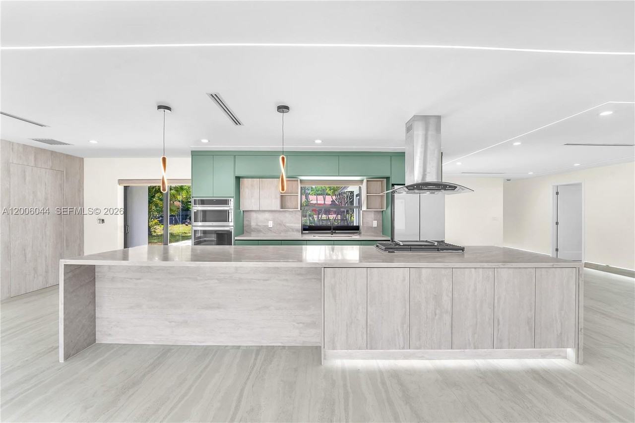 4700 Sw 110th Ave - Photo 4 of 26