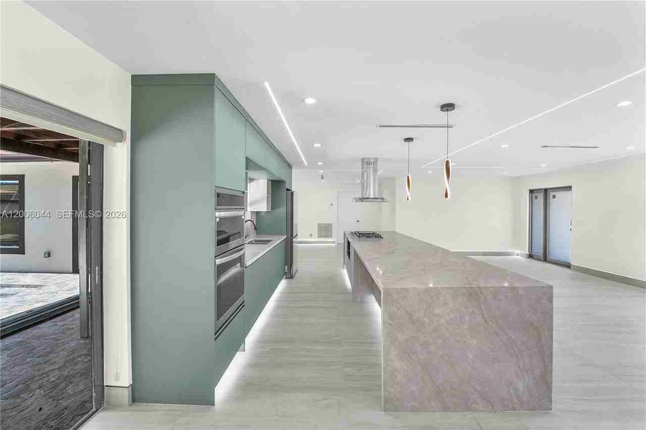 4700 Sw 110th Ave - Photo 7 of 26