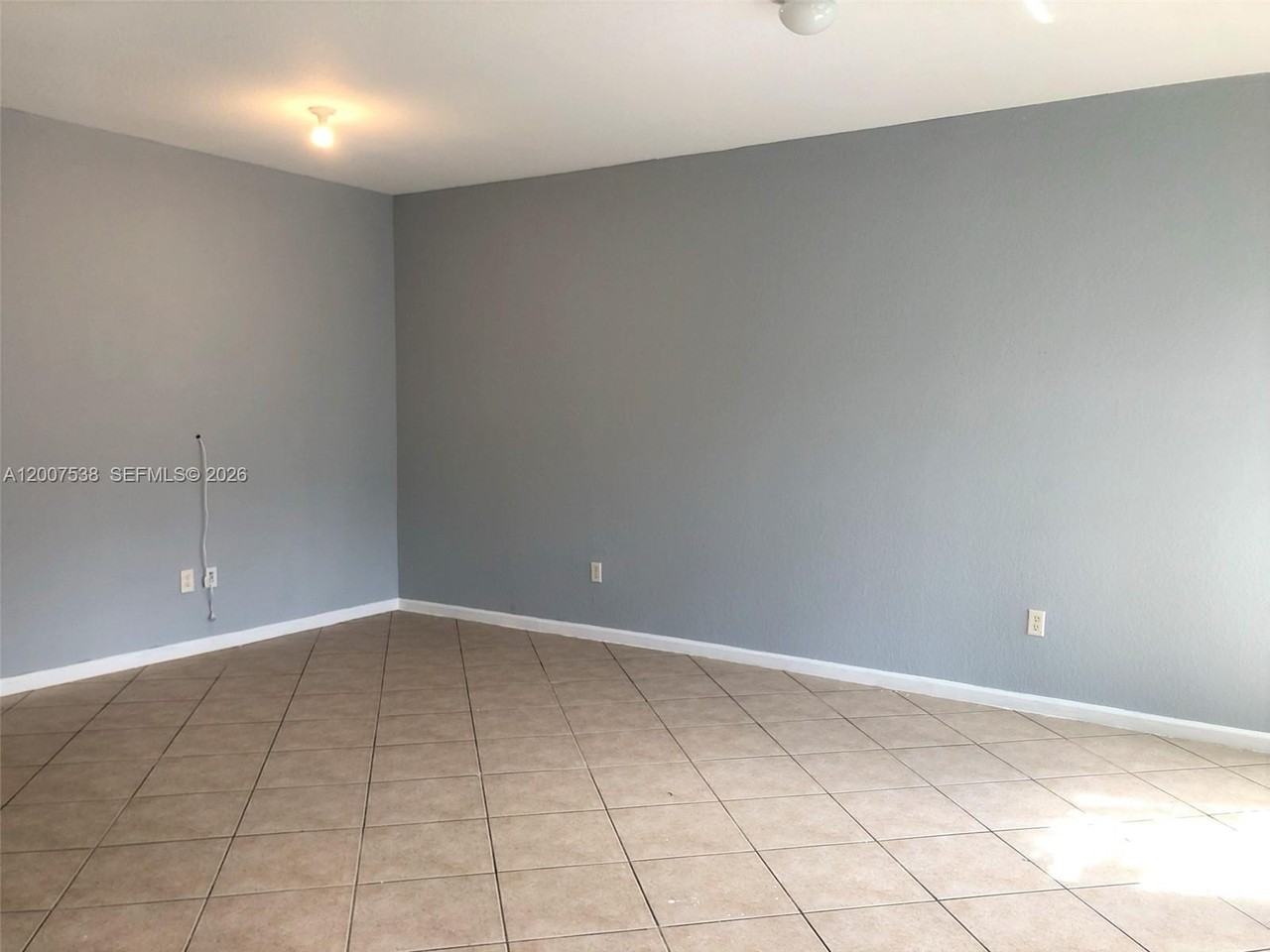 8209 Sw 25th Ct - Photo 5 of 36