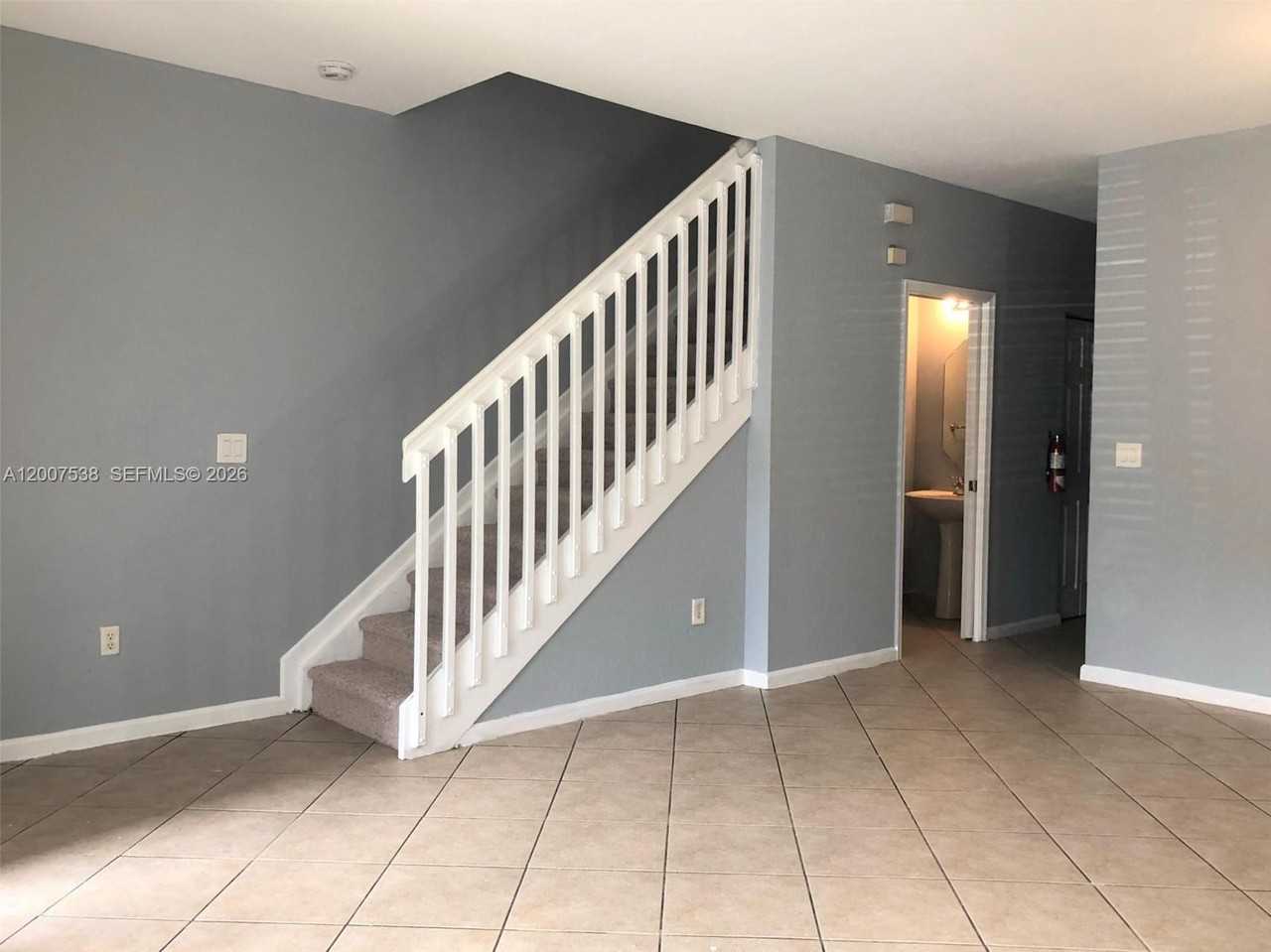 8209 Sw 25th Ct - Photo 6 of 36