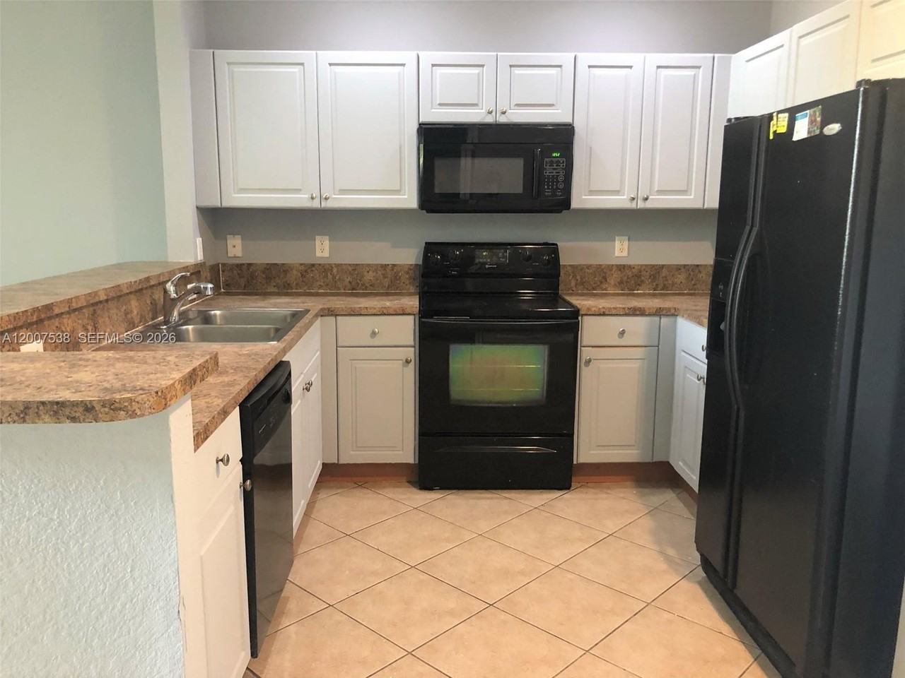 8209 Sw 25th Ct - Photo 7 of 36