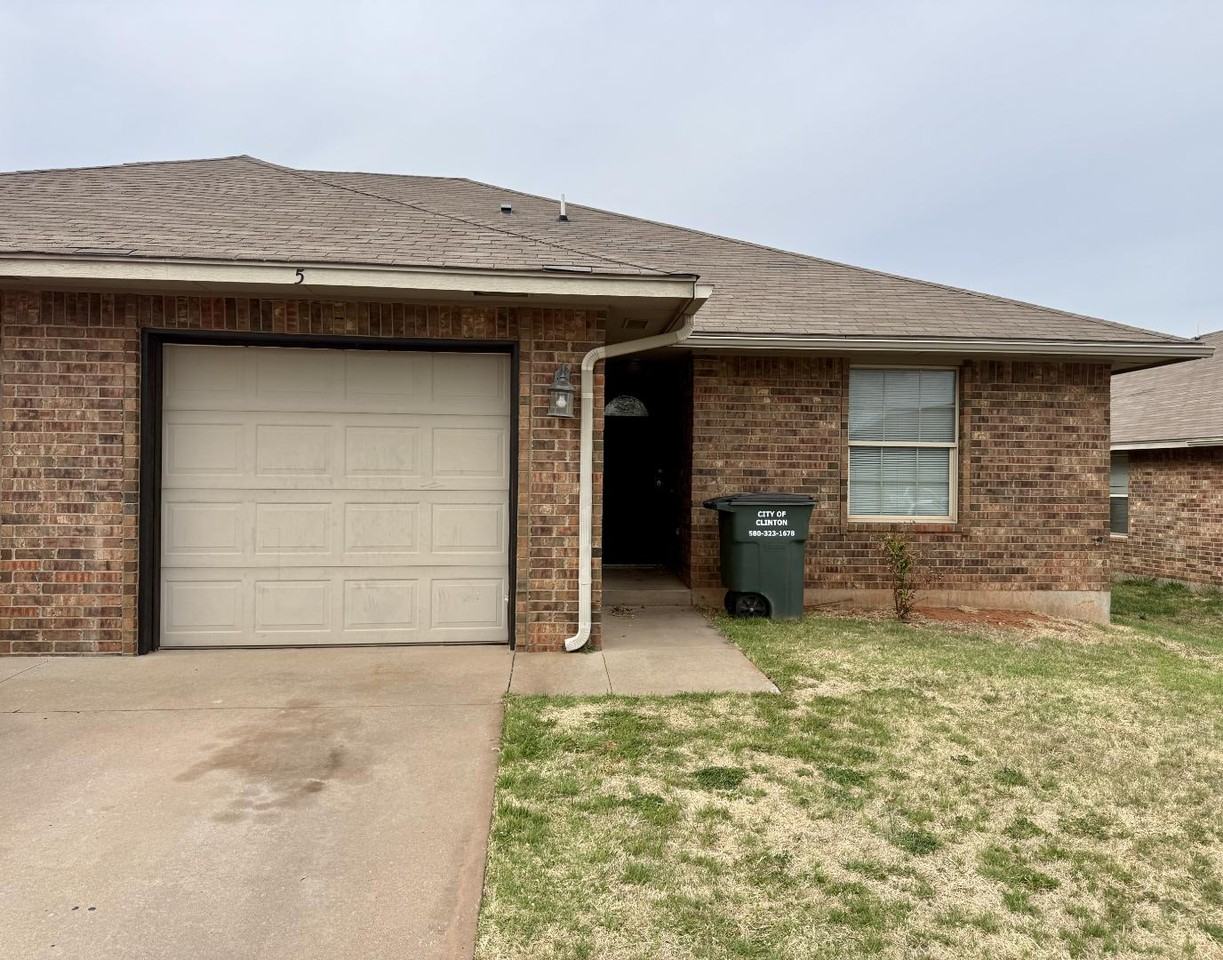 Lombardy Place - Photo 2 of 11