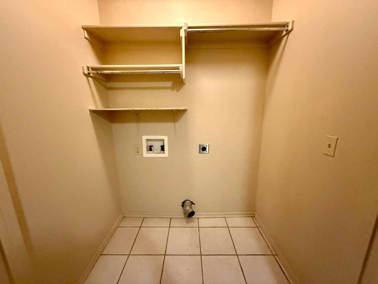 Lombardy Place - Photo 6 of 11