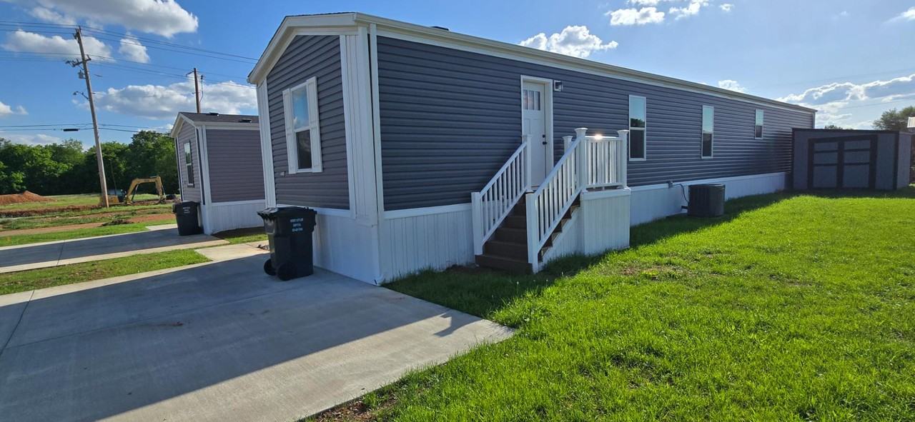 605 Gallop Ct - Photo 3 of 20