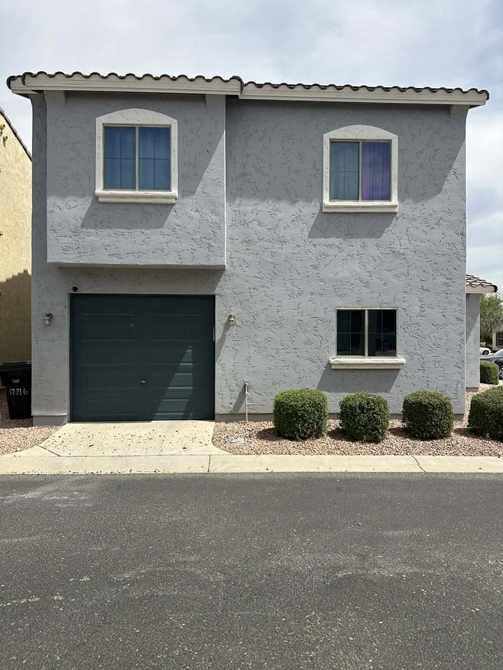 17716 West Mandalay Lane - Photo 5 of 33