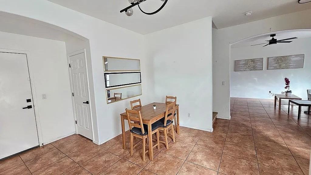 17716 West Mandalay Lane - Photo 6 of 33