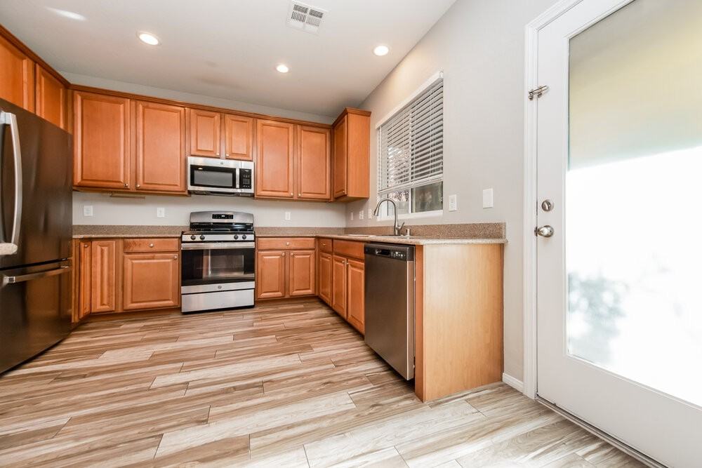 4508 Harbison Canyon Ct - Photo 6 of 17
