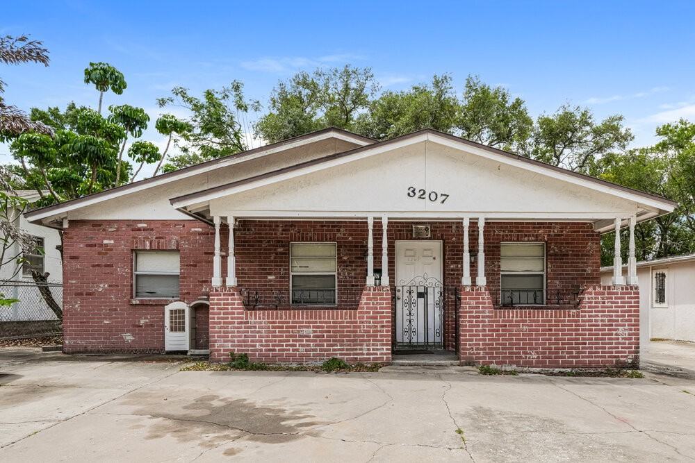 3207 E 24th Ave