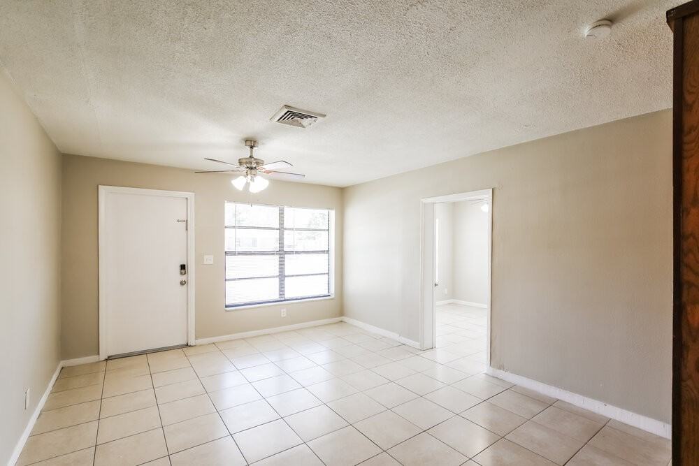 841 Ne 51st Ct - Photo 3 of 16