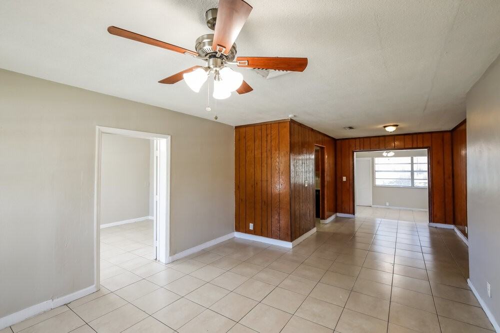 841 Ne 51st Ct - Photo 4 of 16