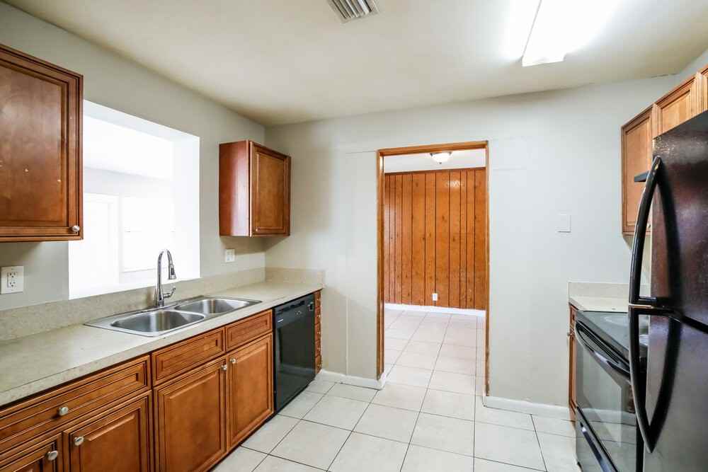 841 Ne 51st Ct - Photo 7 of 16