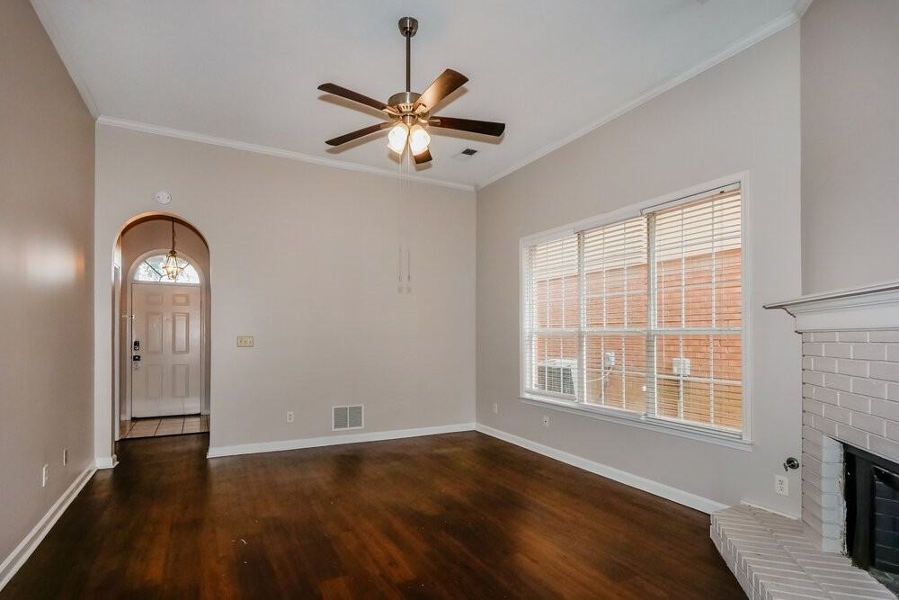 596 N Ericson Rd - Photo 4 of 16