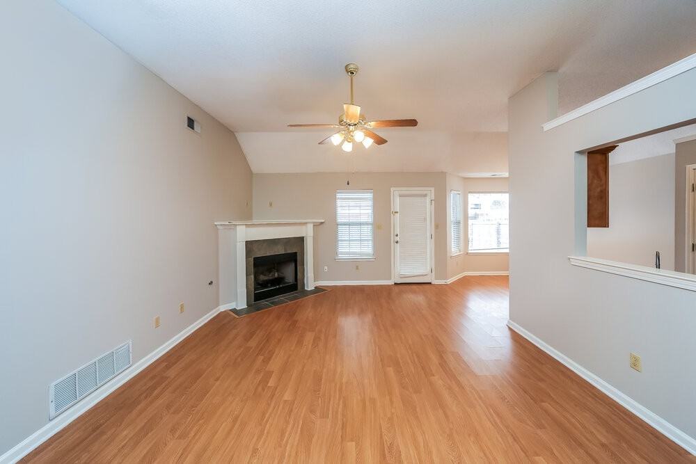 8243 Cross Point Dr - Photo 5 of 16