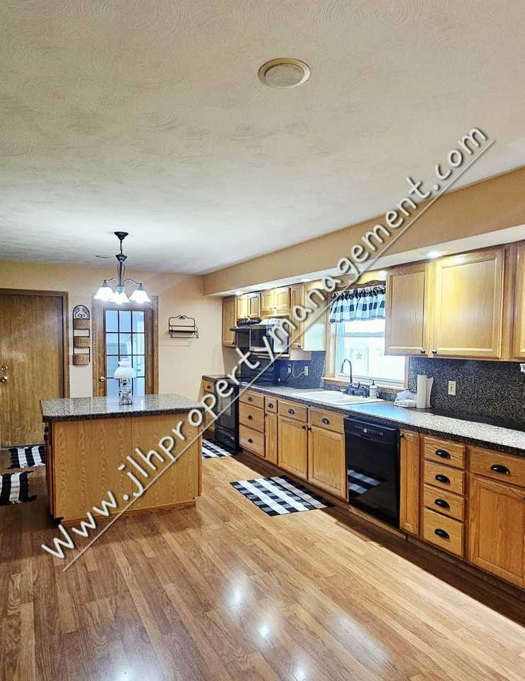 13502 N Damascus Rd #13502 - Photo 6 of 18