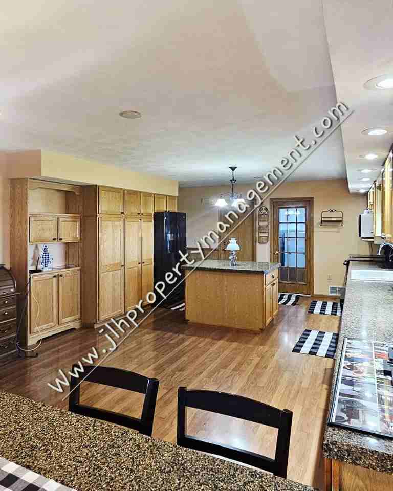 13502 N Damascus Rd #13502 - Photo 7 of 18