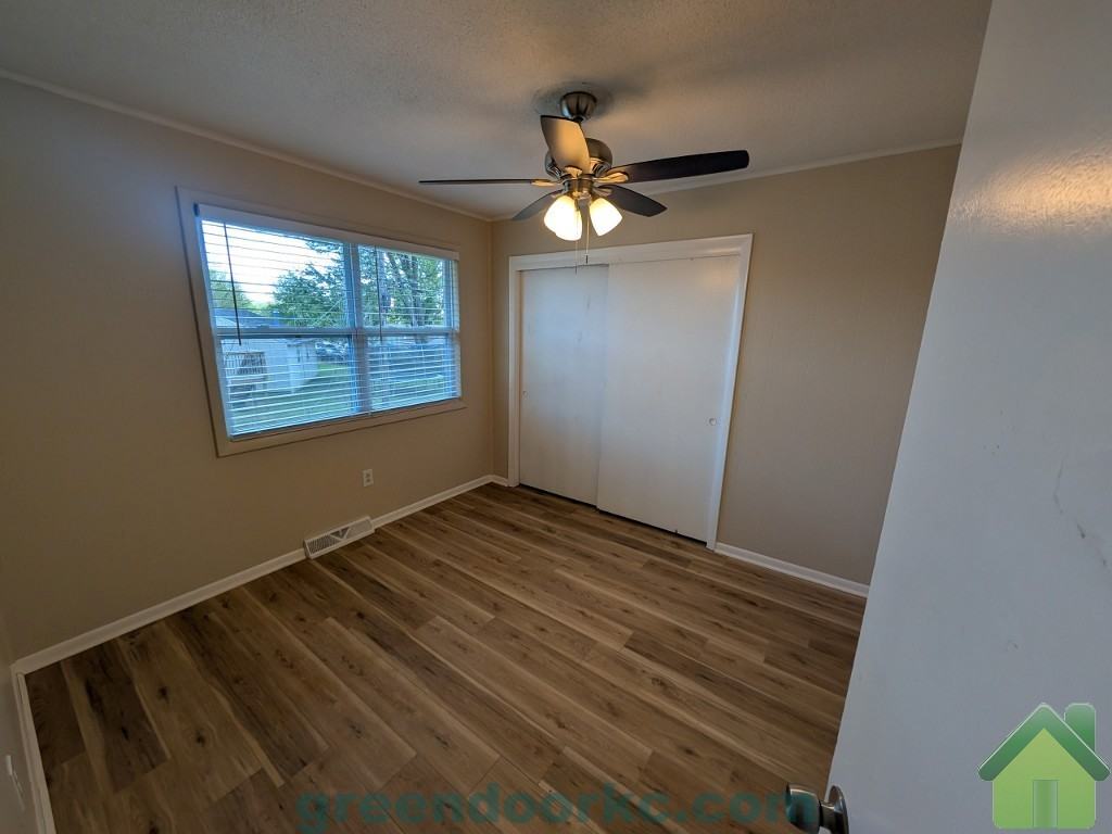 403 Holiday Dr #403 - Photo 7 of 9