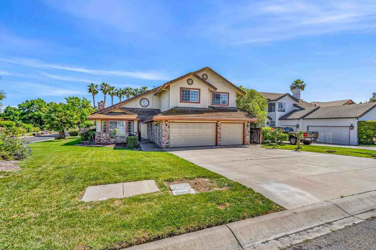 5650 Edgeview Dr - Photo 2 of 50