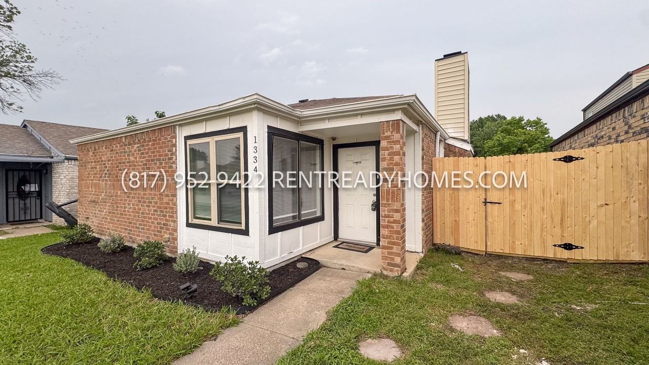 1334 Natchez Trce - Photo 4 of 32