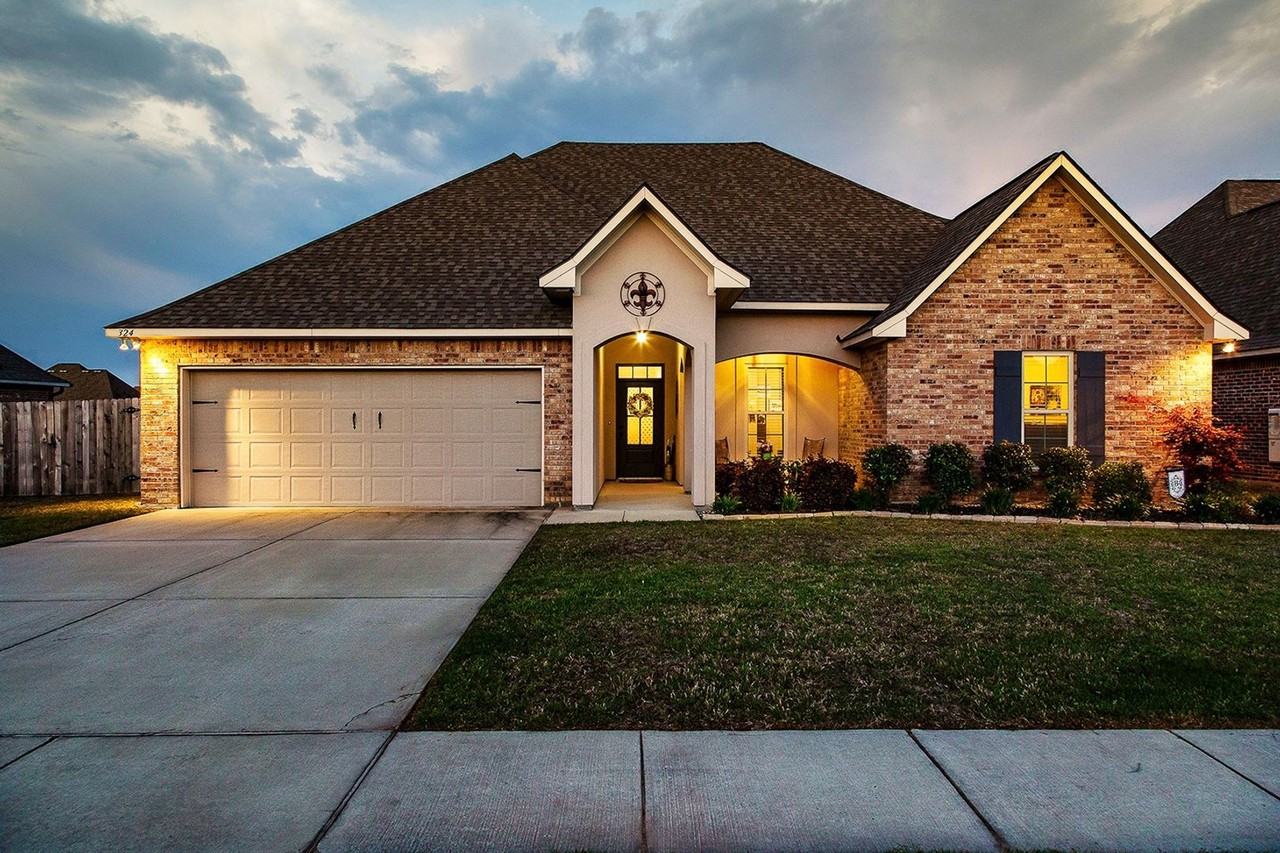 324 Camelback Dr - Photo 2 of 27